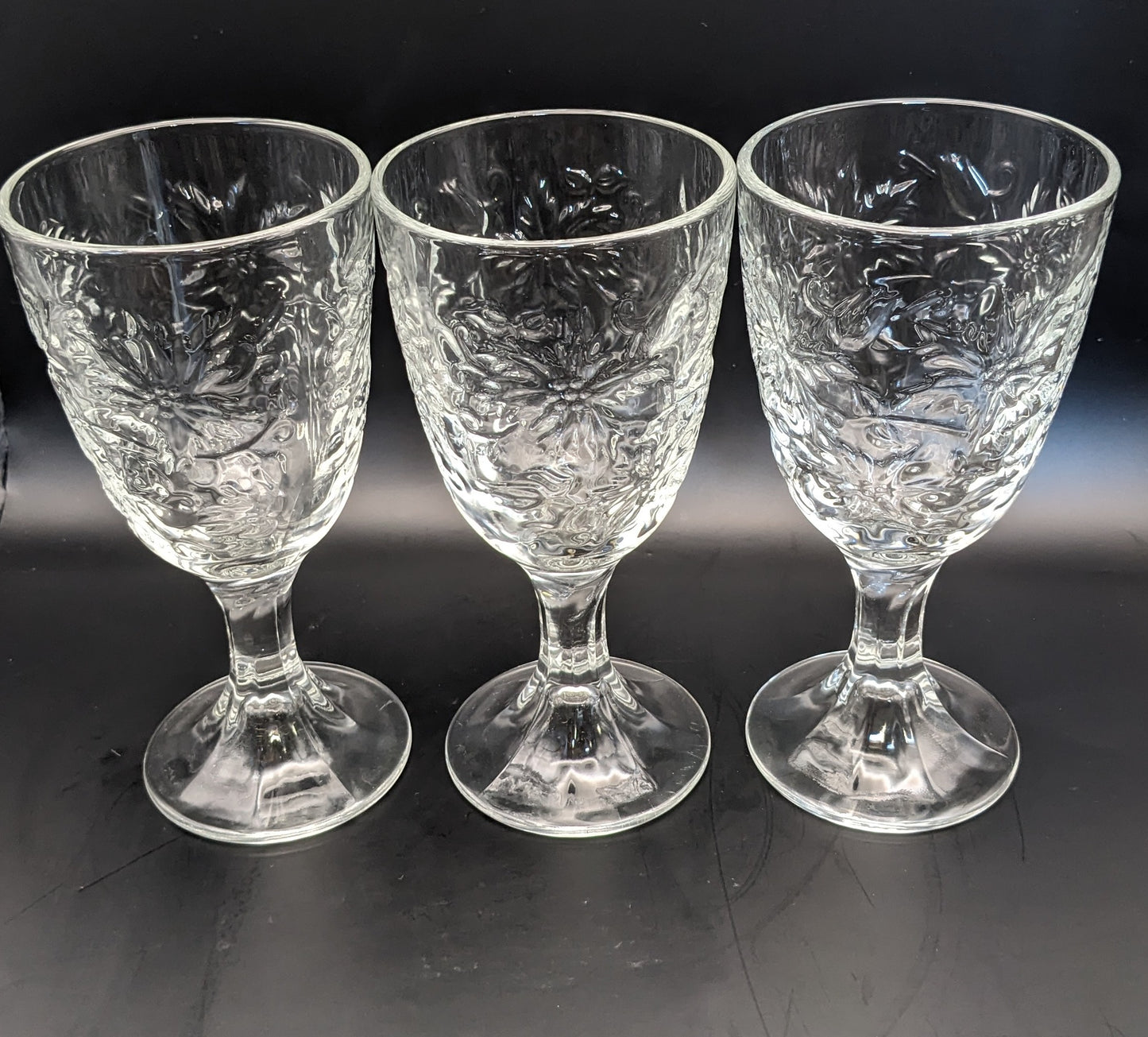 Vintage Princess House Fantasia Crystal Wine Glass/ 6 ounces