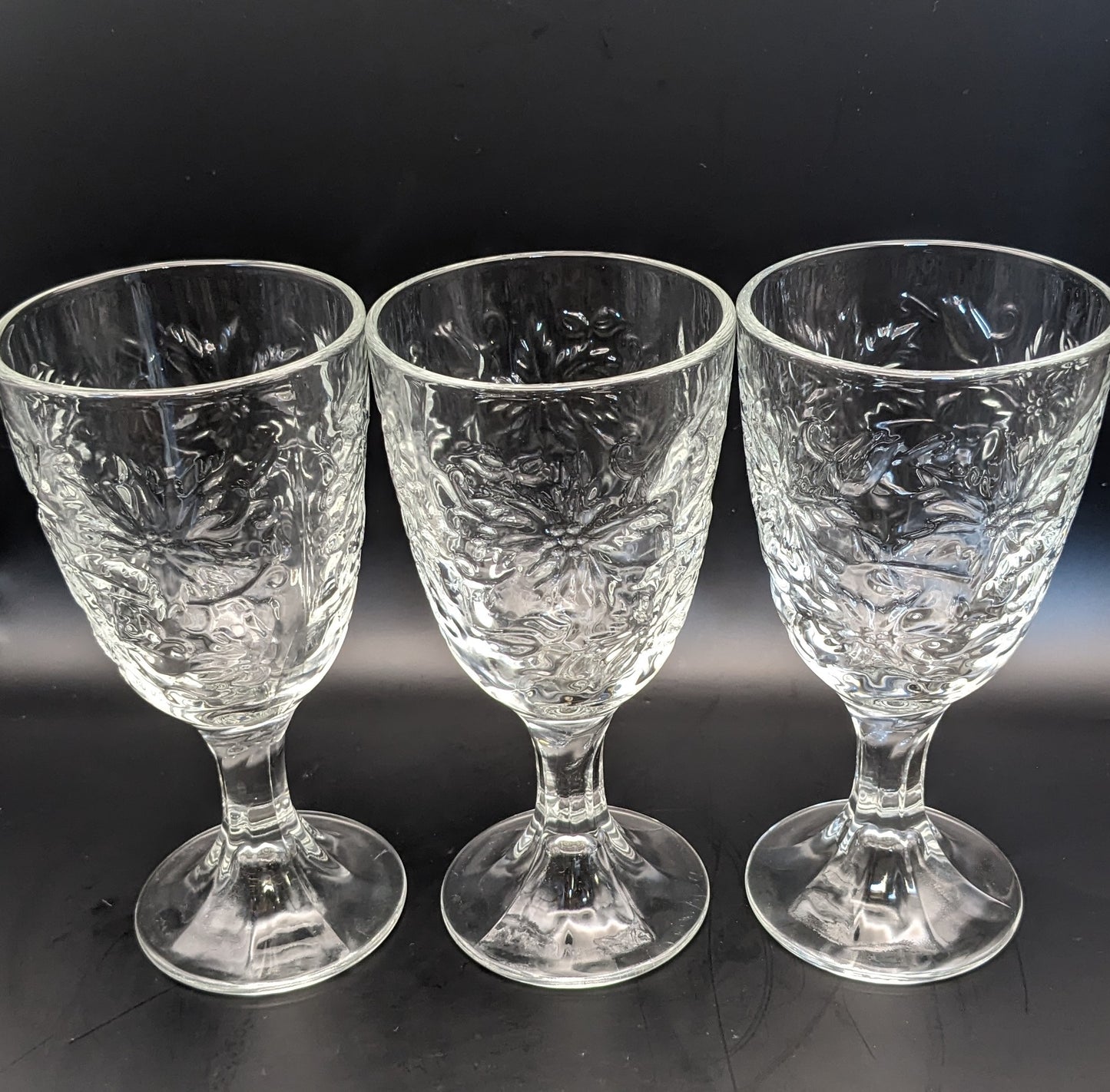 Vintage Princess House Fantasia Crystal Wine Glass/ 6 ounces