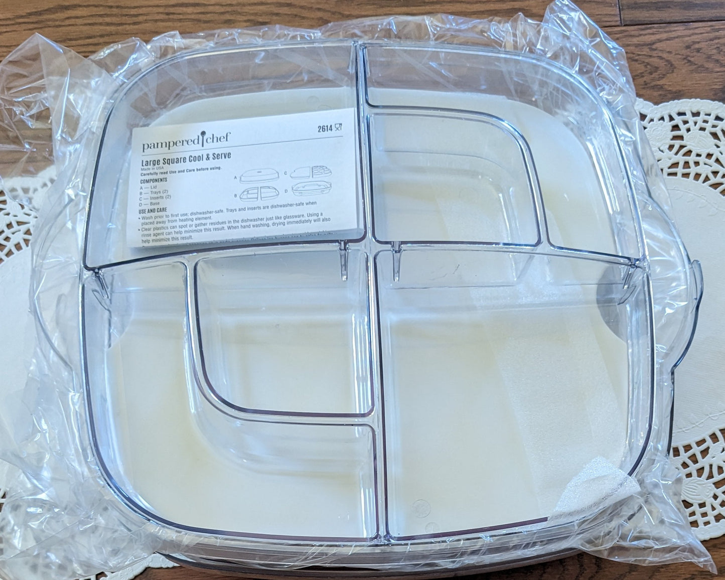 Pampered Chef Large Cool & Serve Fruit Veggie Tray / Deviled Egg Tray