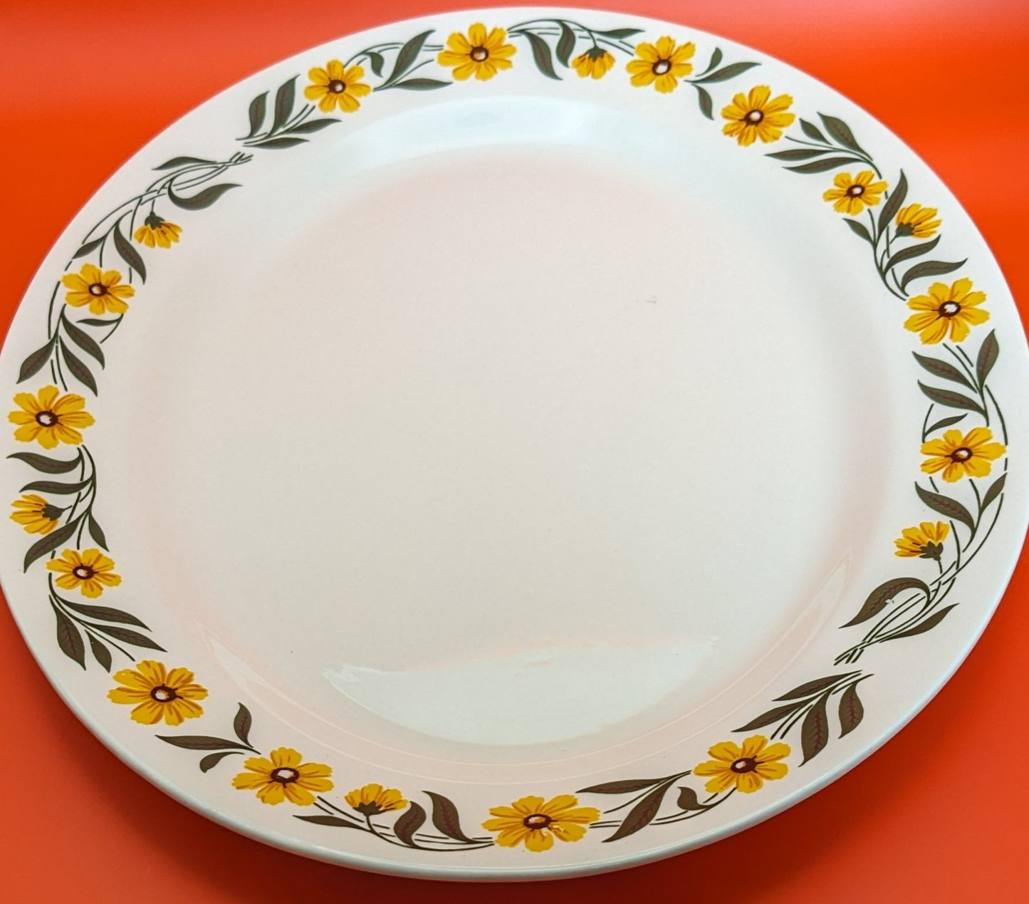 14" Homer Laughlin Yellow Daisy Platter